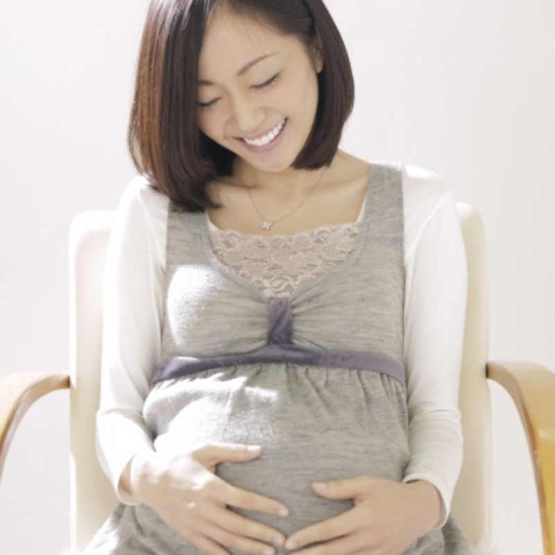 板橋区のマタニティ整体専門のときわ台駅前整骨院で症状改善して喜ぶマタニティの方のイメージ